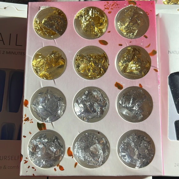 5 colour press on nail with 2 box gold &siver charms - Picture 7 of 7